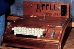 Apple1 L'Apple 1, avec une caisse en bois
